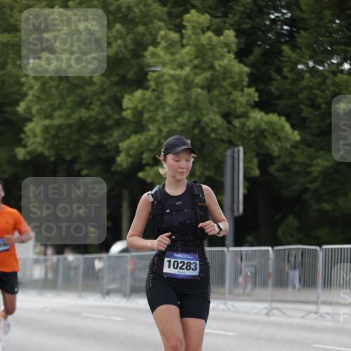 29.06.2025 - hella hamburg halbmarathon Jannik Wohlers http://msf.ph/oto/8141286 29.06.2025 10:06:35 Lombardsbrücke 1993, 5845, 6572, 7503, 8744, 8960, 10283, 12418, 12550, 16554, 17174, 17895, 18316, 18343 meine-sportfotos.de