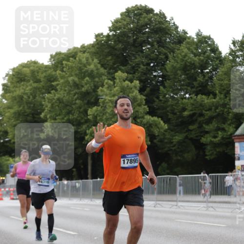 29.06.2025 - hella hamburg halbmarathon Jannik Wohlers http://msf.ph/oto/8141357 29.06.2025 10:06:38 Lombardsbrücke 1993, 4262, 5845, 6572, 6833, 7503, 8744, 8960, 10283, 12418, 12550, 16554, 17174, 17895, 18316, 18343 meine-sportfotos.de