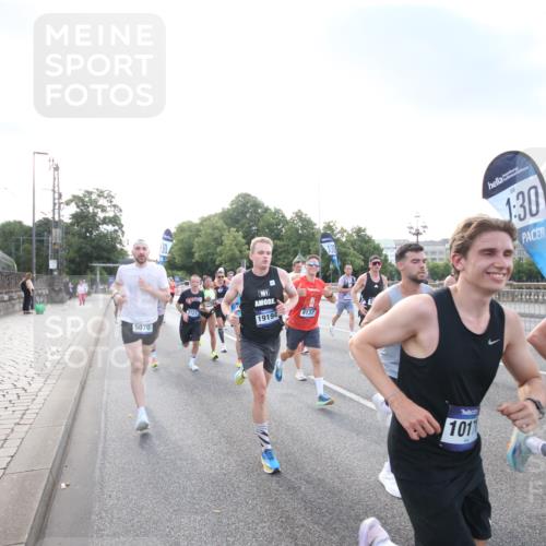 29.06.2025 - hella hamburg halbmarathon Jannik Wohlers http://msf.ph/oto/8141395 29.06.2025 09:44:56 Lombardsbrücke 57, 1758, 1990, 2746, 3043, 4050, 5070, 5328, 5746, 5826, 6781, 7272, 7389, 7481, 7651, 7723, 8209, 8883, 9137, 9381, 9571, 9634, 10171, 10486, 11413, 11857, 12049, 12234, 12595, 14028, 14140, 14289, 15621, 15672, 15883, 16157, 16711, 16713, 16818, 17175, 17374, 17428, 17802, 18099, 18102, 18692, 18737, 18871, 19142, 19194, 19202, 19203, 19204 meine-sportfotos.de