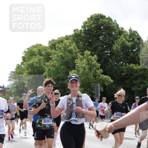 29.06.2025 - hella hamburg halbmarathon Jannik Wohlers http://msf.ph/oto/8141486 29.06.2025 10:43:44 Lombardsbrücke 1095, 1519, 1802, 1804, 2186, 2692, 3065, 3596, 4627, 4636, 4898, 5001, 5127, 5730, 5731, 5902, 5905, 7326, 7610, 7818, 7842, 8591, 8763, 8870, 8957, 9073, 9510, 9879, 10223, 11955, 12256, 12445, 13629, 13809, 13832, 13973, 13987, 14031, 14474, 14544, 14842, 14874, 15675, 16244, 16308, 16862, 17582, 17844 meine-sportfotos.de