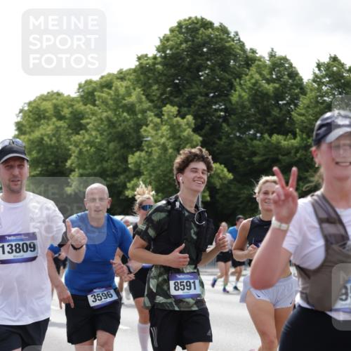 29.06.2025 - hella hamburg halbmarathon Jannik Wohlers http://msf.ph/oto/8141535 29.06.2025 10:43:45 Lombardsbrücke 1519, 1802, 1804, 2186, 2692, 3065, 3596, 4636, 4898, 5001, 5127, 5730, 5731, 5902, 5905, 7326, 7610, 7818, 7842, 8591, 8763, 8870, 8957, 9073, 9510, 9879, 10223, 11955, 12256, 12445, 12803, 12995, 13629, 13809, 13832, 13973, 13987, 14031, 14474, 14544, 14842, 14874, 15675, 16244, 16308, 17582, 17844 meine-sportfotos.de