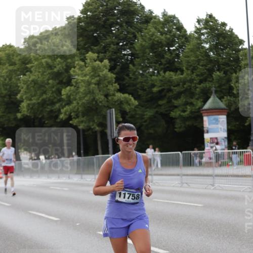 29.06.2025 - hella hamburg halbmarathon Jannik Wohlers http://msf.ph/oto/8141571 29.06.2025 10:06:50 Lombardsbrücke 4262, 5242, 5899, 6517, 6518, 6707, 6713, 6715, 6833, 7503, 9338, 10700, 11758, 12550, 17895, 18218, 18316 meine-sportfotos.de