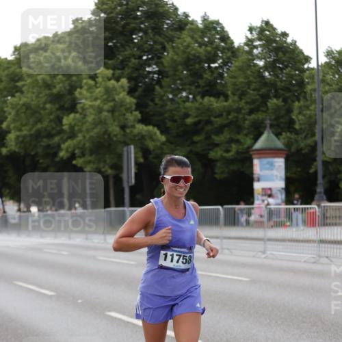 29.06.2025 - hella hamburg halbmarathon Jannik Wohlers http://msf.ph/oto/8141591 29.06.2025 10:06:50 Lombardsbrücke 4262, 5242, 5899, 6517, 6518, 6707, 6713, 6715, 6833, 7503, 9338, 10700, 11758, 12550, 17895, 18218, 18316 meine-sportfotos.de