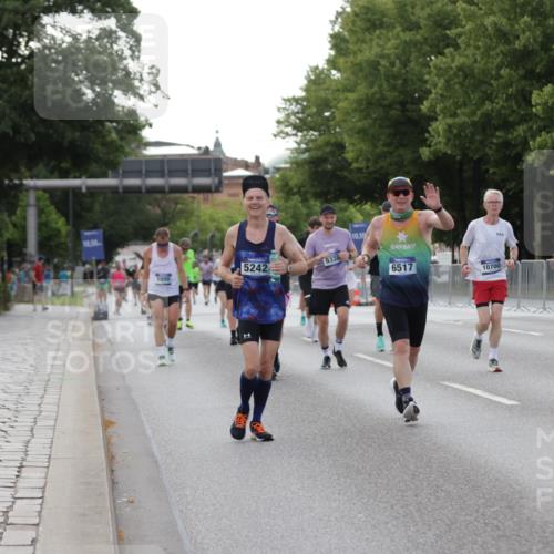 29.06.2025 - hella hamburg halbmarathon Jannik Wohlers http://msf.ph/oto/8141598 29.06.2025 10:06:53 Lombardsbrücke 2032, 4262, 4550, 5242, 5899, 6517, 6518, 6707, 6713, 6715, 6833, 7503, 9338, 10700, 11758, 15051, 17062, 18218 meine-sportfotos.de