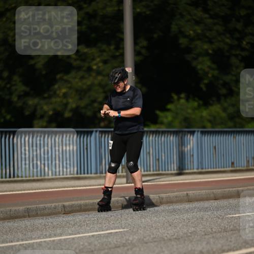 29.06.2025 - hella hamburg halbmarathon Dr. Thomas Lammeyer http://msf.ph/oto/8141600 29.06.2025 09:07:36 Kennedybrücke  meine-sportfotos.de
