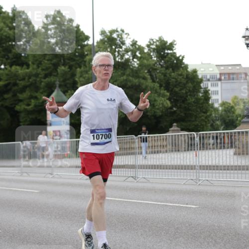 29.06.2025 - hella hamburg halbmarathon Jannik Wohlers http://msf.ph/oto/8141685 29.06.2025 10:06:57 Lombardsbrücke 1893, 2032, 4262, 4550, 5242, 5899, 6196, 6517, 6518, 6707, 6713, 6715, 6833, 9338, 9967, 10700, 11758, 15051, 15673, 17062, 18218 meine-sportfotos.de