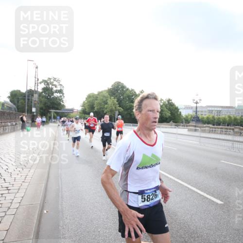 29.06.2025 - hella hamburg halbmarathon Jannik Wohlers http://msf.ph/oto/8141711 29.06.2025 09:45:00 Lombardsbrücke 57, 1758, 1990, 3043, 4050, 4129, 4698, 4749, 5070, 5328, 5746, 5826, 6358, 6781, 7272, 7389, 7481, 7651, 7723, 8209, 8883, 9137, 9381, 9571, 9634, 10171, 11413, 11857, 12049, 12234, 12988, 14028, 14289, 14395, 14784, 15621, 15672, 16157, 16711, 17175, 17374, 17802, 18099, 18102, 18692, 19194, 19202, 19203, 19204 meine-sportfotos.de