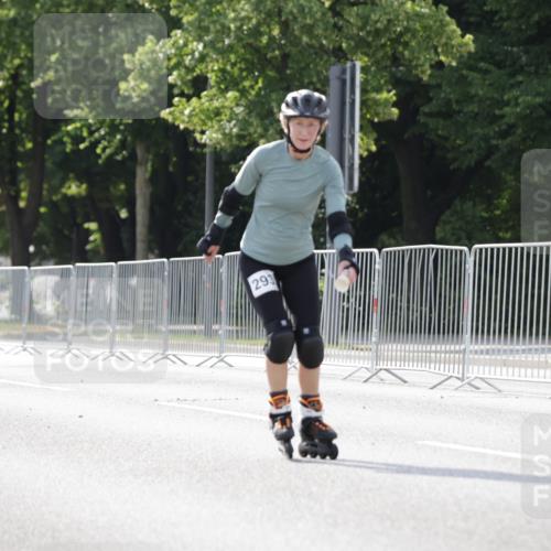 29.06.2025 - hella hamburg halbmarathon Jannik Wohlers http://msf.ph/oto/8141750 29.06.2025 09:05:19 Lombardsbrücke  meine-sportfotos.de