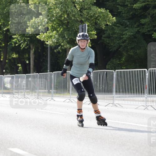 29.06.2025 - hella hamburg halbmarathon Jannik Wohlers http://msf.ph/oto/8141768 29.06.2025 09:05:20 Lombardsbrücke  meine-sportfotos.de