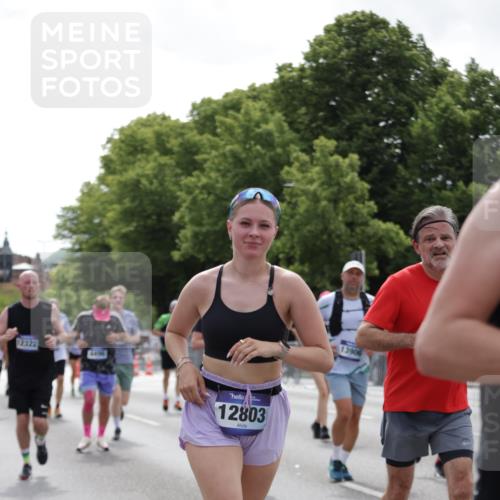 29.06.2025 - hella hamburg halbmarathon Jannik Wohlers http://msf.ph/oto/8141797 29.06.2025 10:43:57 Lombardsbrücke 1345, 1519, 2343, 2610, 3065, 4496, 5647, 5649, 5730, 5731, 6002, 7216, 7818, 7842, 8272, 8763, 9510, 10223, 10303, 10304, 11825, 11955, 12256, 12322, 12409, 12445, 12803, 12995, 13262, 13330, 13390, 13629, 13832, 13906, 13987, 14031, 14091, 14123, 14654, 14874, 15646, 16232, 16244, 16805, 17273, 17314, 17582, 17844, 17968 meine-sportfotos.de