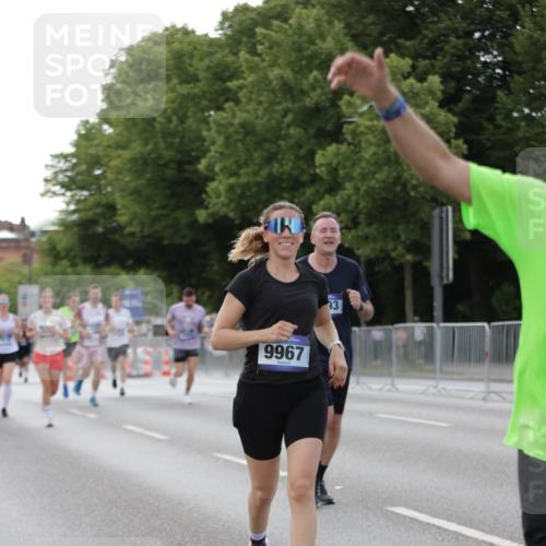 29.06.2025 - hella hamburg halbmarathon Jannik Wohlers http://msf.ph/oto/8141821 29.06.2025 10:07:05 Lombardsbrücke 1893, 2032, 2136, 3922, 4502, 4550, 5242, 6196, 6517, 6518, 6707, 6713, 6715, 7019, 9338, 9967, 10700, 15051, 15673, 17062, 18218, 18721 meine-sportfotos.de