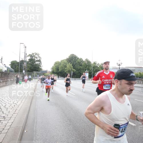 29.06.2025 - hella hamburg halbmarathon Jannik Wohlers http://msf.ph/oto/8141828 29.06.2025 09:45:02 Lombardsbrücke 57, 1758, 1990, 2689, 3043, 4050, 4129, 4698, 4749, 5070, 5328, 5746, 5826, 6358, 7272, 7389, 7481, 7651, 7723, 8209, 8883, 9137, 9381, 9571, 9634, 10017, 10171, 11413, 11857, 12049, 12234, 12691, 12988, 14028, 14289, 14395, 14784, 15621, 15672, 15826, 16157, 16711, 17151, 17175, 17374, 17802, 18099, 18102, 18692, 19194, 19202, 19203, 19204 meine-sportfotos.de
