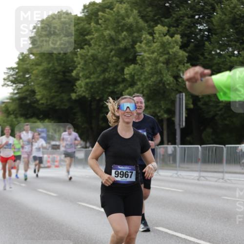29.06.2025 - hella hamburg halbmarathon Jannik Wohlers http://msf.ph/oto/8141836 29.06.2025 10:07:05 Lombardsbrücke 1893, 2032, 2136, 3922, 4502, 4550, 5242, 6196, 6517, 6518, 6707, 6713, 6715, 7019, 9338, 9967, 10700, 15051, 15673, 17062, 18218, 18721 meine-sportfotos.de