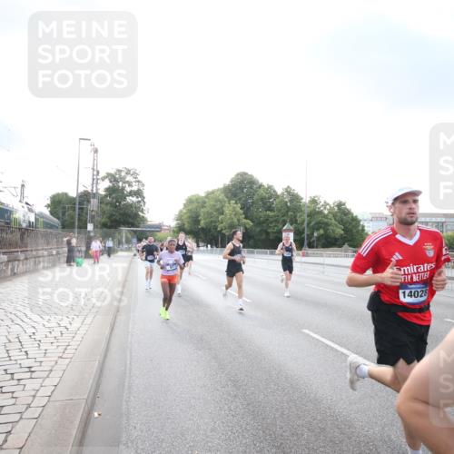 29.06.2025 - hella hamburg halbmarathon Jannik Wohlers http://msf.ph/oto/8141838 29.06.2025 09:45:02 Lombardsbrücke 57, 1758, 1990, 2689, 3043, 4050, 4129, 4698, 4749, 5070, 5328, 5746, 5826, 6358, 7272, 7389, 7481, 7651, 7723, 8209, 8883, 9137, 9381, 9571, 9634, 10017, 10171, 11413, 11857, 12049, 12234, 12691, 12988, 14028, 14289, 14395, 14784, 15621, 15672, 15826, 16157, 16711, 17151, 17175, 17374, 17802, 18099, 18102, 18692, 19194, 19202, 19203, 19204 meine-sportfotos.de