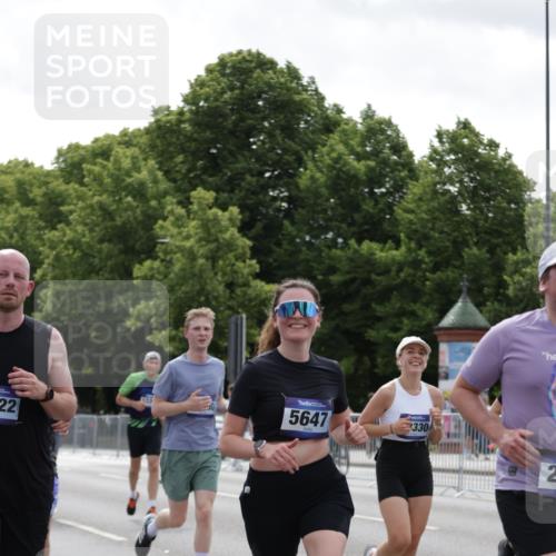29.06.2025 - hella hamburg halbmarathon Jannik Wohlers http://msf.ph/oto/8141853 29.06.2025 10:44:00 Lombardsbrücke 1345, 1519, 2343, 2610, 3506, 4496, 5647, 5649, 5731, 6002, 7216, 7842, 8272, 9510, 10006, 10223, 10303, 10304, 10416, 11825, 11955, 12256, 12322, 12409, 12803, 12995, 13262, 13288, 13330, 13390, 13629, 13832, 13906, 13987, 14031, 14091, 14123, 14654, 14971, 15646, 16232, 16244, 16805, 17273, 17314, 17844, 17968 meine-sportfotos.de