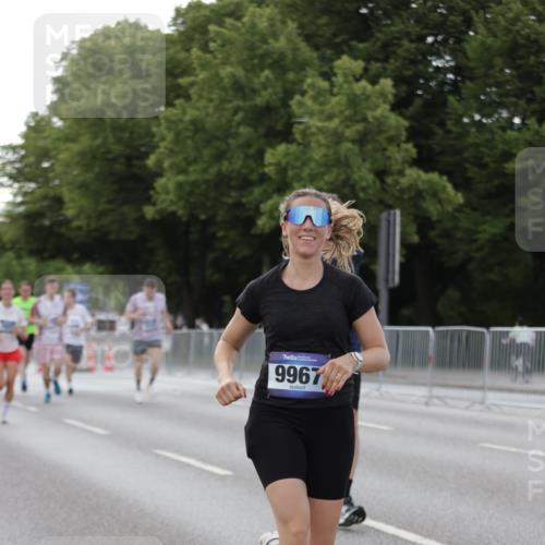29.06.2025 - hella hamburg halbmarathon Jannik Wohlers http://msf.ph/oto/8141860 29.06.2025 10:07:05 Lombardsbrücke 1893, 2032, 2136, 3922, 4502, 4550, 5242, 6196, 6517, 6518, 6707, 6713, 6715, 7019, 9338, 9967, 10700, 15051, 15673, 17062, 18218, 18721 meine-sportfotos.de
