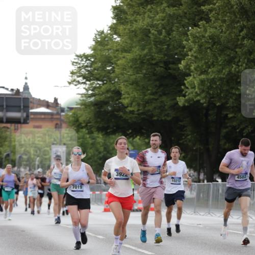 29.06.2025 - hella hamburg halbmarathon Jannik Wohlers http://msf.ph/oto/8141872 29.06.2025 10:07:07 Lombardsbrücke 1893, 2032, 2136, 3922, 4502, 4550, 6196, 6517, 6518, 6707, 6713, 6715, 7019, 9338, 9967, 10212, 10700, 12378, 15051, 15673, 17062, 18218, 18721, 19134 meine-sportfotos.de
