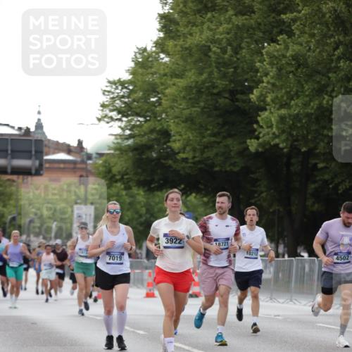 29.06.2025 - hella hamburg halbmarathon Jannik Wohlers http://msf.ph/oto/8141880 29.06.2025 10:07:07 Lombardsbrücke 1893, 2032, 2136, 3922, 4502, 4550, 6196, 6517, 6518, 6707, 6713, 6715, 7019, 9338, 9967, 10212, 10700, 12378, 15051, 15673, 17062, 18218, 18721, 19134 meine-sportfotos.de