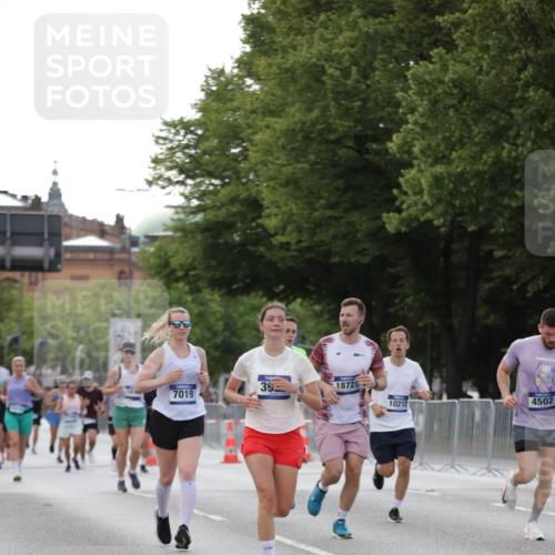 29.06.2025 - hella hamburg halbmarathon Jannik Wohlers http://msf.ph/oto/8141889 29.06.2025 10:07:07 Lombardsbrücke 1893, 2032, 2136, 3922, 4502, 4550, 6196, 6517, 6518, 6707, 6713, 6715, 7019, 9338, 9967, 10212, 10700, 12378, 15051, 15673, 17062, 18218, 18721, 19134 meine-sportfotos.de