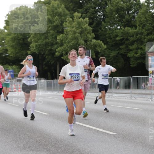 29.06.2025 - hella hamburg halbmarathon Jannik Wohlers http://msf.ph/oto/8141911 29.06.2025 10:07:10 Lombardsbrücke 1173, 1893, 2032, 2136, 2190, 3922, 4502, 4550, 6196, 6707, 6713, 6715, 7019, 9967, 10212, 12378, 15051, 15673, 16241, 17062, 18721, 19134 meine-sportfotos.de