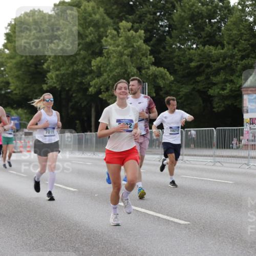 29.06.2025 - hella hamburg halbmarathon Jannik Wohlers http://msf.ph/oto/8141916 29.06.2025 10:07:10 Lombardsbrücke 1173, 1893, 2032, 2136, 2190, 3922, 4502, 4550, 6196, 6707, 6713, 6715, 7019, 9967, 10212, 12378, 15051, 15673, 16241, 17062, 18721, 19134 meine-sportfotos.de