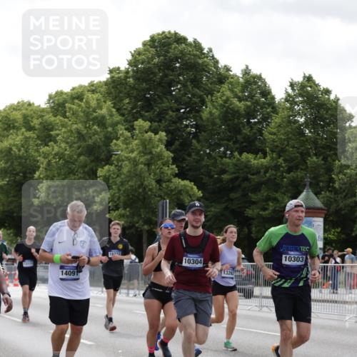 29.06.2025 - hella hamburg halbmarathon Jannik Wohlers http://msf.ph/oto/8141917 29.06.2025 10:44:03 Lombardsbrücke 1345, 1519, 2343, 2610, 3506, 4496, 5647, 5649, 6002, 7216, 7842, 8272, 9510, 9536, 10006, 10223, 10303, 10304, 10416, 11825, 12256, 12322, 12409, 12803, 12995, 13262, 13288, 13330, 13390, 13832, 13906, 14091, 14123, 14350, 14654, 14971, 15646, 16232, 16805, 17273, 17314, 17844, 17968 meine-sportfotos.de