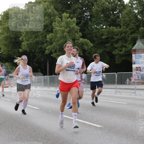29.06.2025 - hella hamburg halbmarathon Jannik Wohlers http://msf.ph/oto/8141924 29.06.2025 10:07:10 Lombardsbrücke 1173, 1893, 2032, 2136, 2190, 3922, 4502, 4550, 6196, 6707, 6713, 6715, 7019, 9967, 10212, 12378, 15051, 15673, 16241, 17062, 18721, 19134 meine-sportfotos.de