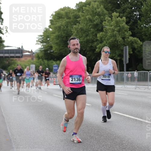 29.06.2025 - hella hamburg halbmarathon Jannik Wohlers http://msf.ph/oto/8141942 29.06.2025 10:07:11 Lombardsbrücke 1173, 1893, 2032, 2136, 2190, 3922, 4502, 4550, 6196, 6707, 6713, 6715, 7019, 9967, 10212, 12378, 15051, 15673, 16241, 17062, 18721, 19134 meine-sportfotos.de