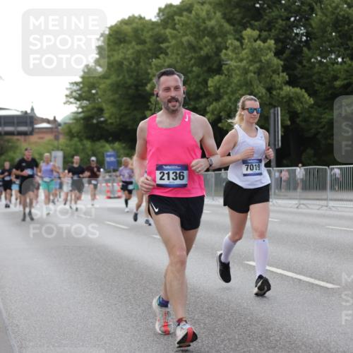 29.06.2025 - hella hamburg halbmarathon Jannik Wohlers http://msf.ph/oto/8141961 29.06.2025 10:07:12 Lombardsbrücke 1173, 1893, 2032, 2136, 2190, 3922, 4502, 4550, 6196, 7019, 7760, 9967, 10212, 11114, 11394, 11641, 12378, 15051, 15673, 16241, 17062, 18721, 19134 meine-sportfotos.de