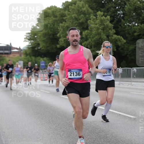 29.06.2025 - hella hamburg halbmarathon Jannik Wohlers http://msf.ph/oto/8141974 29.06.2025 10:07:12 Lombardsbrücke 1173, 1893, 2032, 2136, 2190, 3922, 4502, 4550, 6196, 7019, 7760, 9967, 10212, 11114, 11394, 11641, 12378, 15051, 15673, 16241, 17062, 18721, 19134 meine-sportfotos.de