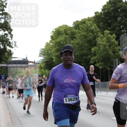 29.06.2025 - hella hamburg halbmarathon Jannik Wohlers http://msf.ph/oto/8141981 29.06.2025 10:44:05 Lombardsbrücke 1345, 1519, 2343, 2610, 3506, 4496, 4968, 5355, 5647, 5649, 6002, 7216, 7842, 8272, 9397, 9536, 10006, 10303, 10304, 10416, 11825, 12322, 12409, 12803, 12995, 13262, 13288, 13330, 13390, 13906, 14091, 14123, 14350, 14654, 14971, 15646, 16232, 16805, 17273, 17314, 17968, 18454, 18459 meine-sportfotos.de