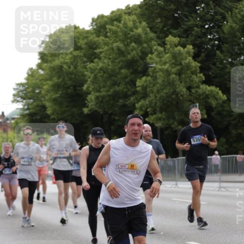 29.06.2025 - hella hamburg halbmarathon Jannik Wohlers http://msf.ph/oto/8142053 29.06.2025 10:44:11 Lombardsbrücke 2674, 3506, 4215, 4968, 5355, 5649, 6002, 7216, 9331, 9333, 9397, 9536, 10006, 10303, 10304, 10416, 11825, 12409, 13262, 13288, 13330, 13390, 14091, 14350, 14681, 14971, 16232, 17273, 17372, 17968, 18454, 18459, 19133 meine-sportfotos.de