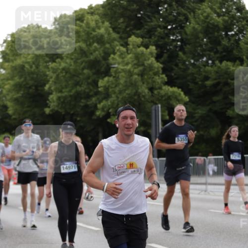 29.06.2025 - hella hamburg halbmarathon Jannik Wohlers http://msf.ph/oto/8142086 29.06.2025 10:44:12 Lombardsbrücke 2674, 3506, 4215, 4968, 5355, 5649, 6002, 7216, 9331, 9333, 9397, 9536, 10006, 10303, 10304, 10416, 12409, 13262, 13288, 13330, 13390, 14091, 14350, 14681, 14971, 16232, 17372, 18454, 18459, 19133 meine-sportfotos.de