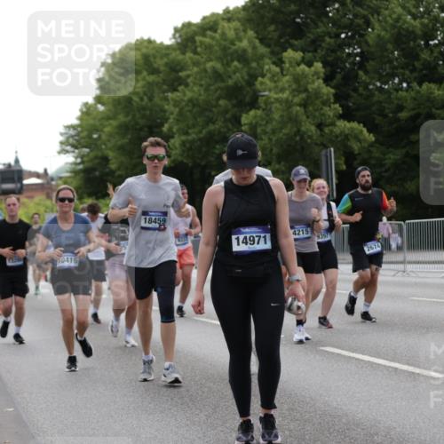 29.06.2025 - hella hamburg halbmarathon Jannik Wohlers http://msf.ph/oto/8142110 29.06.2025 10:44:14 Lombardsbrücke 2674, 3506, 4215, 4968, 5355, 5649, 6002, 7216, 9084, 9085, 9331, 9333, 9397, 9536, 10006, 10303, 10304, 10416, 11272, 12318, 12409, 13262, 13288, 14350, 14681, 14971, 16232, 16577, 17372, 18454, 18459, 19133 meine-sportfotos.de