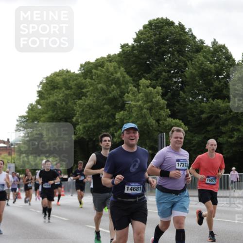 29.06.2025 - hella hamburg halbmarathon Jannik Wohlers http://msf.ph/oto/8142162 29.06.2025 10:44:21 Lombardsbrücke 1273, 1924, 2674, 4215, 4968, 5355, 6841, 6888, 8582, 9036, 9084, 9085, 9331, 9333, 9397, 9536, 10006, 10668, 11272, 12318, 13039, 14325, 14350, 14681, 14971, 15809, 16101, 16494, 16577, 17372, 18454, 18459, 19133 meine-sportfotos.de