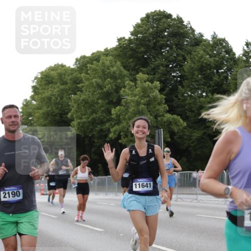 29.06.2025 - hella hamburg halbmarathon Jannik Wohlers http://msf.ph/oto/8142169 29.06.2025 10:07:21 Lombardsbrücke 1079, 1173, 2136, 2190, 2309, 3328, 3922, 4502, 5100, 6918, 7019, 7760, 9071, 9966, 10212, 10703, 11114, 11394, 11641, 12378, 12789, 16241, 16539, 16915, 18270, 18721, 19134 meine-sportfotos.de