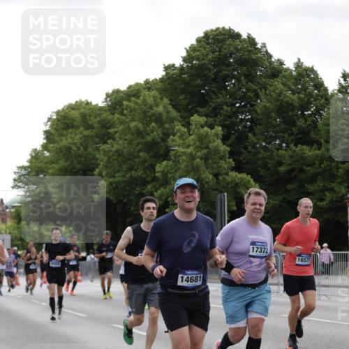 29.06.2025 - hella hamburg halbmarathon Jannik Wohlers http://msf.ph/oto/8142173 29.06.2025 10:44:21 Lombardsbrücke 1273, 1924, 2674, 4215, 4968, 5355, 6841, 6888, 8582, 9036, 9084, 9085, 9331, 9333, 9397, 9536, 10006, 10668, 11272, 12318, 13039, 14325, 14350, 14681, 14971, 15809, 16101, 16494, 16577, 17372, 18454, 18459, 19133 meine-sportfotos.de