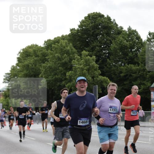 29.06.2025 - hella hamburg halbmarathon Jannik Wohlers http://msf.ph/oto/8142176 29.06.2025 10:44:21 Lombardsbrücke 1273, 1924, 2674, 4215, 4968, 5355, 6841, 6888, 8582, 9036, 9084, 9085, 9331, 9333, 9397, 9536, 10006, 10668, 11272, 12318, 13039, 14325, 14350, 14681, 14971, 15809, 16101, 16494, 16577, 17372, 18454, 18459, 19133 meine-sportfotos.de