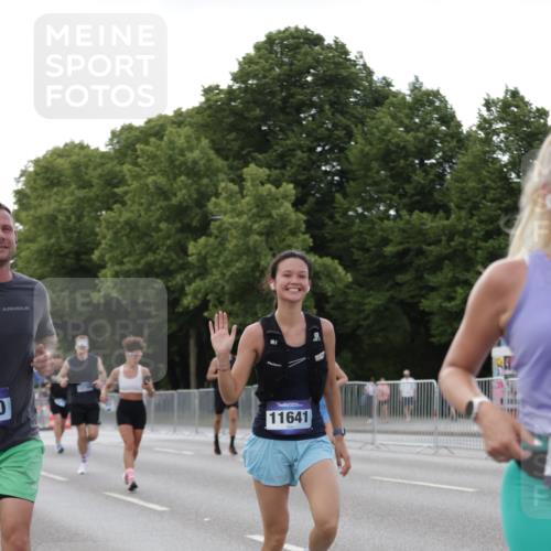 29.06.2025 - hella hamburg halbmarathon Jannik Wohlers http://msf.ph/oto/8142183 29.06.2025 10:07:21 Lombardsbrücke 1079, 1173, 2136, 2190, 2309, 3328, 3922, 4502, 5100, 6918, 7019, 7760, 9071, 9966, 10212, 10703, 11114, 11394, 11641, 12378, 12789, 16241, 16539, 16915, 18270, 18721, 19134 meine-sportfotos.de