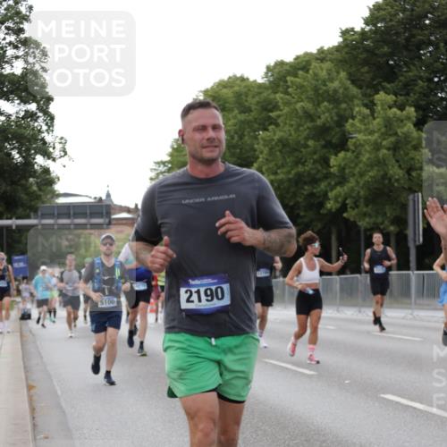 29.06.2025 - hella hamburg halbmarathon Jannik Wohlers http://msf.ph/oto/8142198 29.06.2025 10:07:22 Lombardsbrücke 1079, 1173, 2136, 2190, 2309, 3328, 3922, 4228, 4502, 4864, 5100, 6918, 7019, 7760, 9071, 9966, 10212, 10703, 11114, 11394, 11641, 12378, 12789, 13458, 16241, 16539, 16915, 18270, 18721, 19134 meine-sportfotos.de