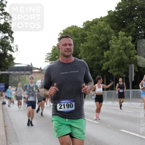 29.06.2025 - hella hamburg halbmarathon Jannik Wohlers http://msf.ph/oto/8142208 29.06.2025 10:07:22 Lombardsbrücke 1079, 1173, 2136, 2190, 2309, 3328, 3922, 4228, 4502, 4864, 5100, 6918, 7019, 7760, 9071, 9966, 10212, 10703, 11114, 11394, 11641, 12378, 12789, 13458, 16241, 16539, 16915, 18270, 18721, 19134 meine-sportfotos.de