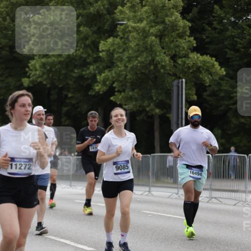 29.06.2025 - hella hamburg halbmarathon Jannik Wohlers http://msf.ph/oto/8142214 29.06.2025 10:44:23 Lombardsbrücke 1273, 1629, 1924, 2674, 3570, 4215, 4275, 4968, 5355, 6841, 6888, 8582, 9036, 9084, 9085, 9331, 9333, 9397, 9536, 10668, 11272, 12318, 13039, 13261, 14325, 14681, 15809, 16101, 16494, 16577, 17372, 18454, 18459, 19133 meine-sportfotos.de