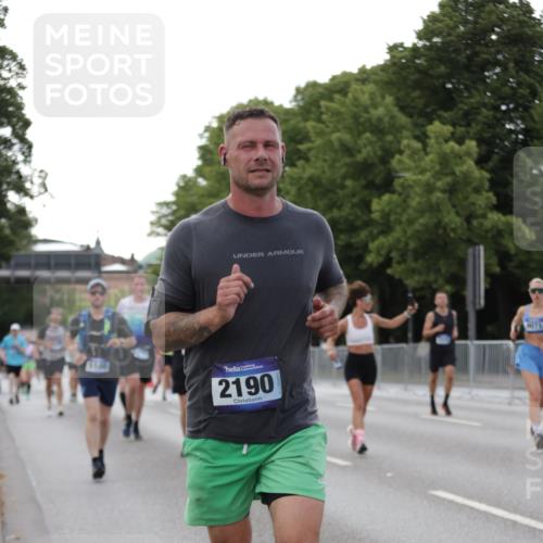 29.06.2025 - hella hamburg halbmarathon Jannik Wohlers http://msf.ph/oto/8142215 29.06.2025 10:07:22 Lombardsbrücke 1079, 1173, 2136, 2190, 2309, 3328, 3922, 4228, 4502, 4864, 5100, 6918, 7019, 7760, 9071, 9966, 10212, 10703, 11114, 11394, 11641, 12378, 12789, 13458, 16241, 16539, 16915, 18270, 18721, 19134 meine-sportfotos.de