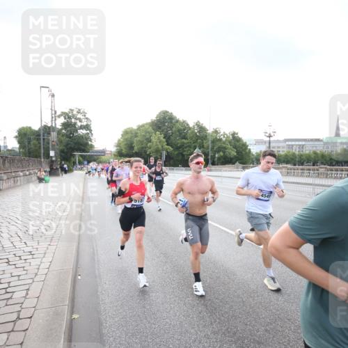 29.06.2025 - hella hamburg halbmarathon Jannik Wohlers http://msf.ph/oto/8142233 29.06.2025 09:45:23 Lombardsbrücke 1080, 1686, 1707, 1894, 2689, 4679, 5187, 5550, 6878, 7880, 7965, 8190, 10017, 10270, 10484, 10876, 11120, 12232, 12308, 12691, 13066, 13167, 13343, 13618, 13686, 13754, 14167, 14466, 14549, 14622, 15507, 15826, 15887, 16712, 16724, 16755, 17117, 17151, 17191, 17197, 18135, 18177 meine-sportfotos.de