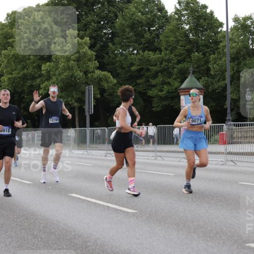29.06.2025 - hella hamburg halbmarathon Jannik Wohlers http://msf.ph/oto/8142234 29.06.2025 10:07:24 Lombardsbrücke 1079, 1173, 2136, 2190, 2309, 3328, 4228, 4502, 4864, 5100, 5287, 6918, 7760, 9071, 9966, 10212, 10703, 11114, 11394, 11641, 12378, 12789, 13458, 16241, 16539, 16915, 18270, 18531, 18721, 19134 meine-sportfotos.de