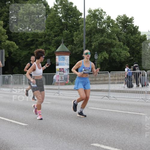 29.06.2025 - hella hamburg halbmarathon Jannik Wohlers http://msf.ph/oto/8142243 29.06.2025 10:07:24 Lombardsbrücke 1079, 1173, 2136, 2190, 2309, 3328, 4228, 4502, 4864, 5100, 5287, 6918, 7760, 9071, 9966, 10212, 10703, 11114, 11394, 11641, 12378, 12789, 13458, 16241, 16539, 16915, 18270, 18531, 18721, 19134 meine-sportfotos.de