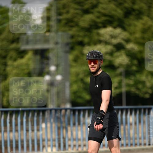 29.06.2025 - hella hamburg halbmarathon Dr. Thomas Lammeyer http://msf.ph/oto/8142274 29.06.2025 09:10:46 Kennedybrücke  meine-sportfotos.de
