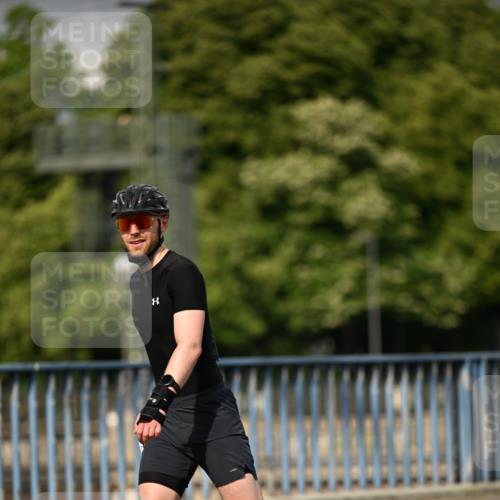 29.06.2025 - hella hamburg halbmarathon Dr. Thomas Lammeyer http://msf.ph/oto/8142283 29.06.2025 09:10:46 Kennedybrücke  meine-sportfotos.de