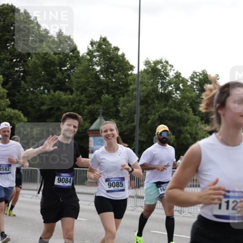 29.06.2025 - hella hamburg halbmarathon Jannik Wohlers http://msf.ph/oto/8142292 29.06.2025 10:44:25 Lombardsbrücke 1273, 1629, 1924, 2674, 3570, 4215, 4275, 4968, 5355, 6841, 6888, 8582, 9036, 9084, 9085, 9331, 9333, 9397, 10668, 10707, 11272, 12318, 13039, 13261, 13580, 14325, 14681, 15809, 16101, 16494, 16577, 16850, 17372, 18454, 18459, 19133 meine-sportfotos.de