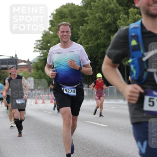 29.06.2025 - hella hamburg halbmarathon Jannik Wohlers http://msf.ph/oto/8142303 29.06.2025 10:07:26 Lombardsbrücke 1079, 1173, 2190, 2309, 3328, 4228, 4864, 5100, 5287, 6918, 7760, 9071, 9966, 10212, 10703, 11114, 11394, 11641, 12378, 12789, 13458, 15785, 16241, 16539, 16809, 16915, 18270, 18531, 19134 meine-sportfotos.de